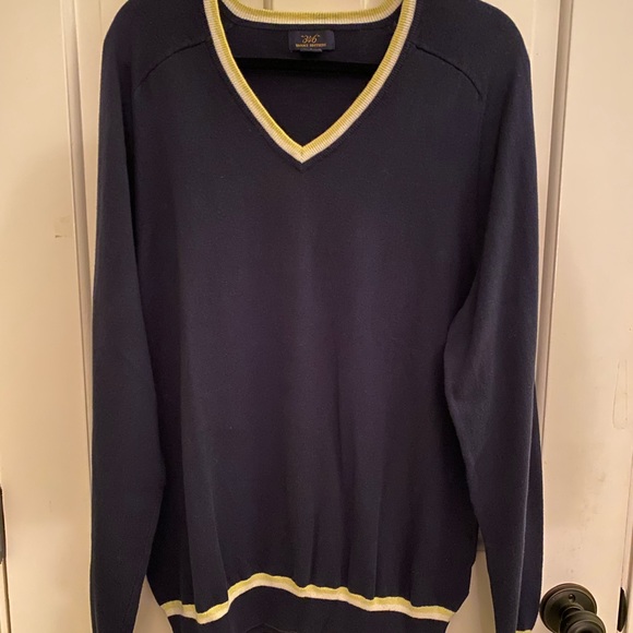 Brooks Brothers Other - Brooks Brothers V-neck sweater size large